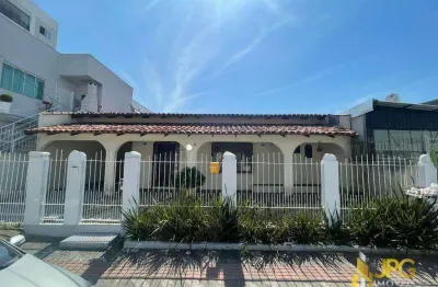 Casa com 200 metros quadrados no centro de balneário camboriú