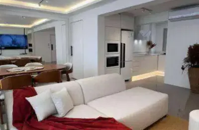 Apartamento mobiliado com suíte master e 1 vaga de garagem por 1.830.000 - centro - balneário camboriú