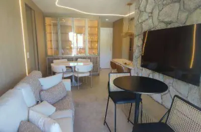 Apartamento com 2 dormitórios à venda, 63 m² por R$ 1.600.000,00 - Praia dos Amores - Balneário Camboriú/SC