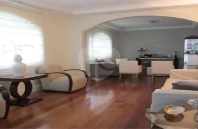 Casa com 4 quartos à venda na Rua Vigário João Álvares, Ipiranga, São Paulo