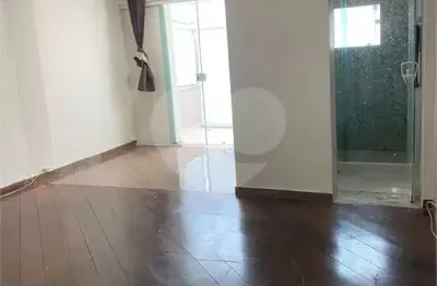 Casa com 4 quartos à venda na Rua Teodureto Souto, Cambuci, São Paulo