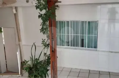 Casa com 2 quartos à venda na Astúrias, Imirim, São Paulo