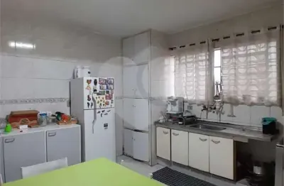 Casa com 3 quartos à venda na Rua Antônio de Mariz, Alto da Lapa, São Paulo