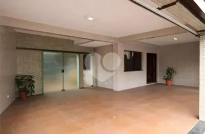 Casa com 3 quartos à venda na Rua Pedro Malaquias, Vila Carrão, São Paulo