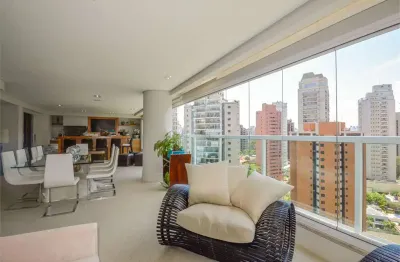 Apartamento à venda na Avenida Juriti, Moema, São Paulo