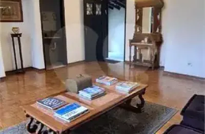 Casa comercial à venda na Rua Angatuba, 274, Pacaembu, São Paulo