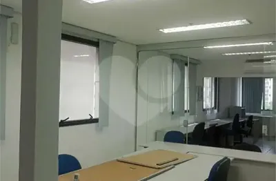 Sala comercial para alugar na Rua Doutor Cândido Espinheira, Perdizes, São Paulo