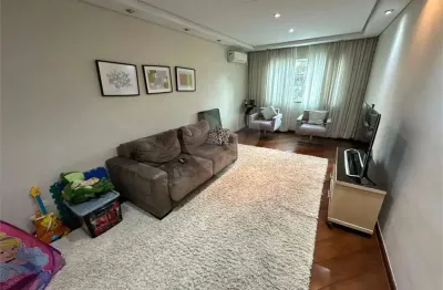 Casa com 3 quartos à venda na Rua Rogério Giorgi, Vila Carrão, São Paulo