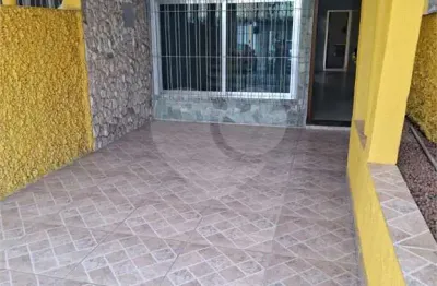 Sobrado com 3 quartos à venda ou para locação em quarta parada - sp