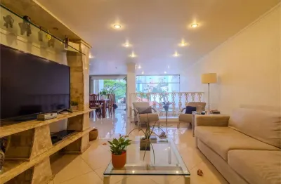 Casa com 3 quartos à venda na Rua Engenheiro Francisco Azevedo, Pompéia, São Paulo