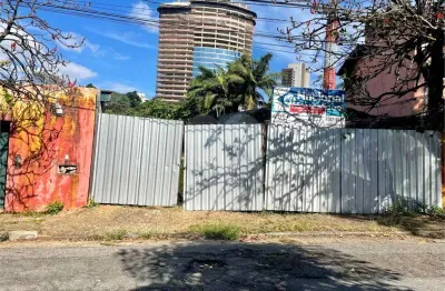 Terreno à venda na Rua Poconé, Sumaré, São Paulo
