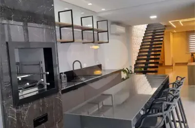 Casa com 4 quartos à venda na Rua Airosa Galvão, Água Branca, São Paulo