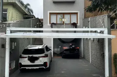 Casa com 3 quartos à venda na Rua Ibituruna, Saúde, São Paulo