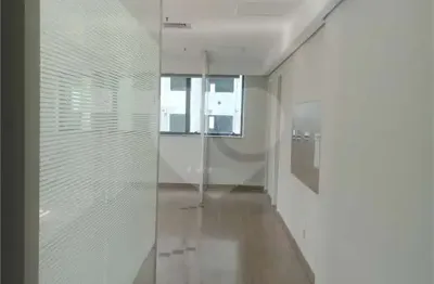 Sala comercial para alugar na Rua Carmo do Rio Verde, 241, Chácara Santo Antônio, São Paulo