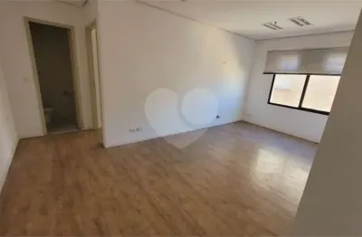 Sala comercial para alugar na Largo Padre Péricles, Barra Funda, São Paulo