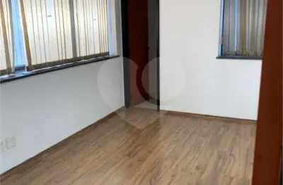 Sala comercial para alugar na Rua Carmo do Rio Verde, 241, Chácara Santo Antônio, São Paulo