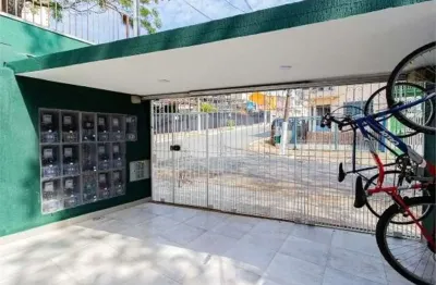 Casa com 12 quartos à venda na Rua Backer, 669, Cambuci, São Paulo