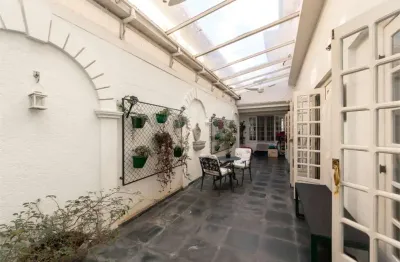 Casa com 4 quartos à venda na Rua Mariana Correia, 160, Jardim Europa, São Paulo