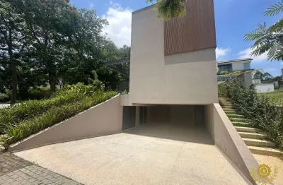 Casa de luxo em condomínio de alto padrão em tamboré, santana de parnaíba-sp - 4 quartos, 4 suítes, 3 salas, 5 banheiros, 3 vagas de garagem.