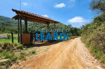 Chácara / sítio com 3 quartos à venda no Centro, Piracaia 