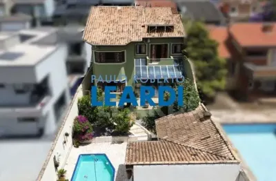 Casa com 3 quartos para alugar na Vila Petrópolis, Atibaia 