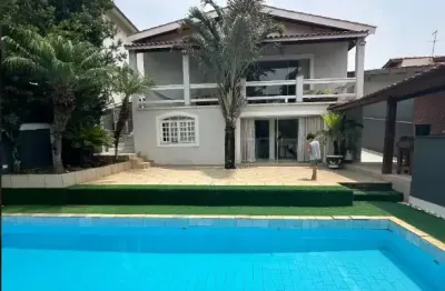 Ótima casa no retiro das fontes para locação com vista para pedra grande .