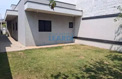 Casa com 3 quartos para alugar no Loteamento Jardim Morumbi, Atibaia 