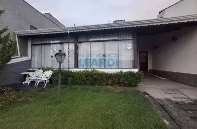 Casa com 4 quartos para alugar na Vila Rica, Atibaia 