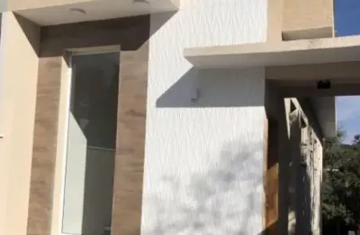 Linda casa disponível para locação em bairro nobre de Atibaia!