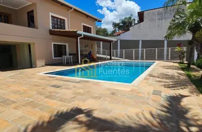 Belíssimo imóvel disponível para locação em área nobre de Atibaia!