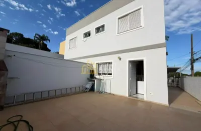 Belíssimo sobrado semi mobiliado disponível para locação no Jardim dos Pinheiros!