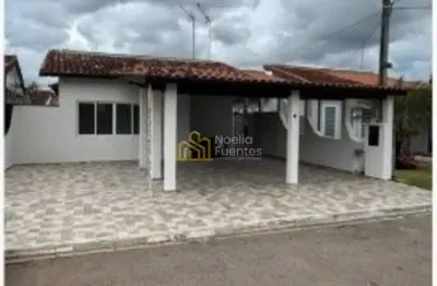 Casa em condomínio no centro de Atibaia dispionível para locação.