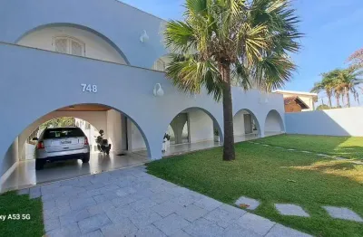 Casa de luxo com 4 suítes no taquaral - venda e locação', 'oportunidade única! 800m² de conforto no taquaral'.