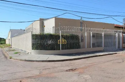 Casa com 3 quartos à venda na Rua Vinte e Sete, 14, Morada do Ouro, Cuiabá