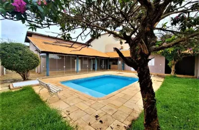 Casa com 4 dormitórios, sendo 1 suíte master com hidro - lazer completo