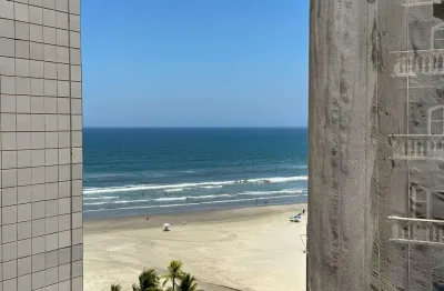 Apartamento em praia grande, na ocian 50 metros da praia.
