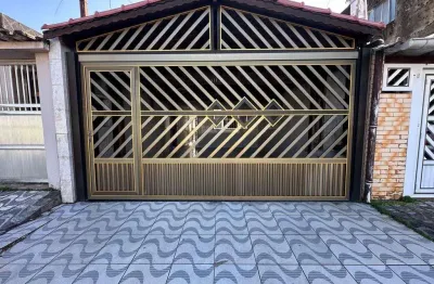 Casa em praia grande, na mirim com 03 dormitórios perto do novo shopping.