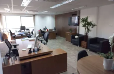 Ponto comercial para alugar na Avenida dos Autonomistas, Vila Yara, Osasco