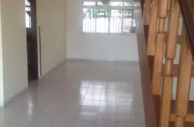 Casa com 3 quartos à venda na Rua Embu, Vila Martins, Carapicuíba