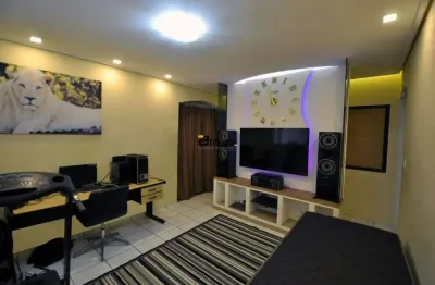 Casa à venda na Rua São Maurício, Km 18, Osasco