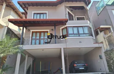 Casa à venda na nova paulista – 5 dormitórios, suíte master, área gourmet e 4 vagas
