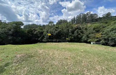 Terreno no morada da aldeia em santana de parnaíba – declive, frente ampla e sem vizinho de fundo