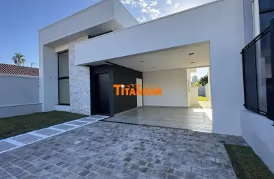 Encantadora casa plana, nova, ótimo acabamento, com 3 dormitórios, sendo uma suíte, pátio na frente e nos fundos, analisa imóvel de menor valor. local plano.