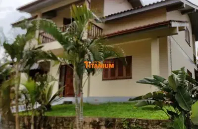 Casa residencial com terreno de 2.150,00 m2 ótimo para edificação, à venda em novo hamburgo .