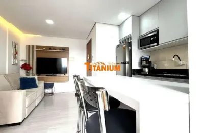 Apartamento 2 dormitórios, sacada com espera para churrasqueira, sol da manhã, garagem coberta, fica todos moveis fixos e 2 splits, local plano à venda em novo hamburgo .