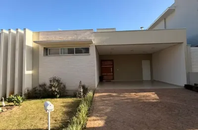 Casa  Terrea.  semi Mobiliada. Armários 3  suites.  Hidro  no  quintal.  terreno  13x25