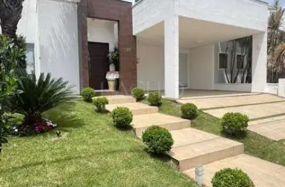 Linda Casa Alto Padrão a Venda em Condomínio Fechado em Tremembé