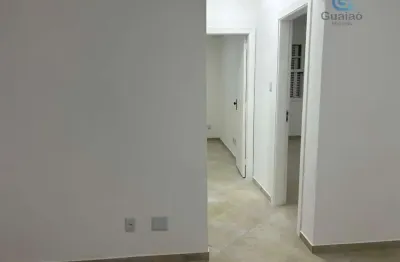Alugo apartamento reformado, 02 dormitórios, vila mathias, santos
