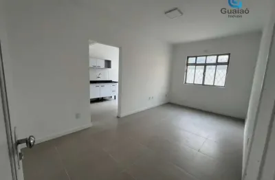 Vendo lindo apartamento térreo de 03 dormitórios, suíte e garagem no macuco em santos