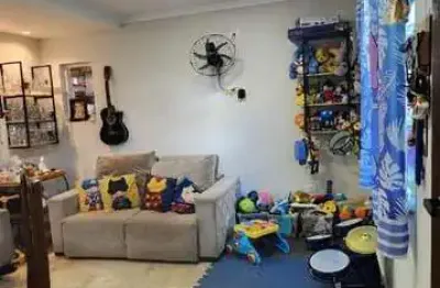 Vendo lindo sobrado de 2 dormitórios suítes no marapé em santos